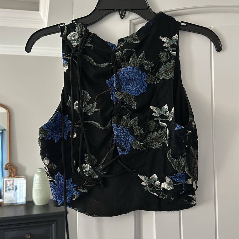 Lulu’s Two piece set - Picture 3 of 4